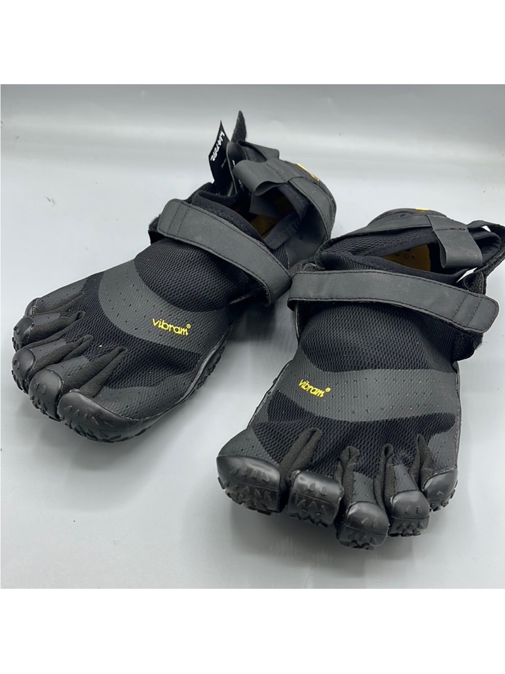 Vibram FiveFingers Black Toe Grip Shoes